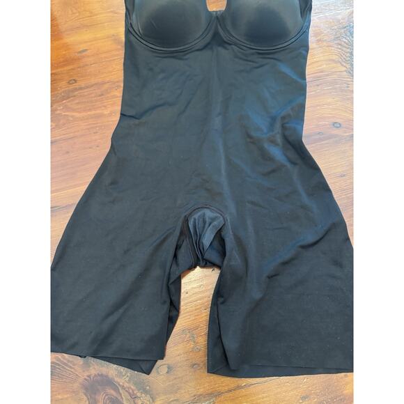 Spanx Suit Your Fancy Strapless Mid-Thigh Cupped Body Suit in Very Black Size L - Picture 5 of 11